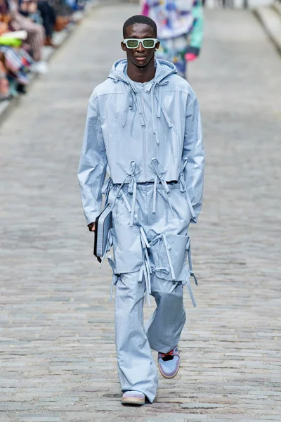 Look 13